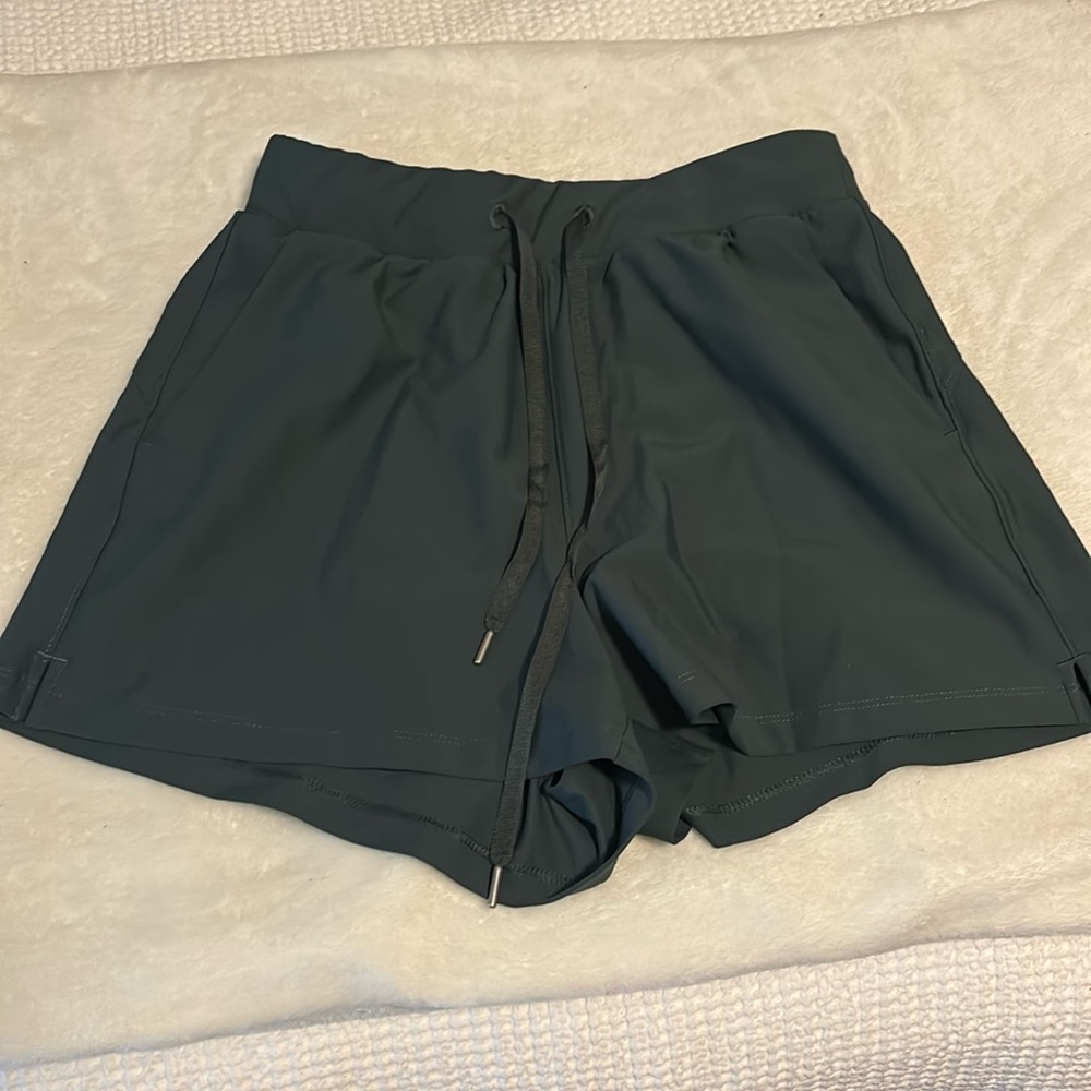 Activewear shorts